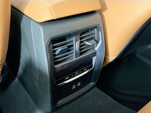 Used 2025 BMW 330i xDrive Sedan w/ Premium Package image 24