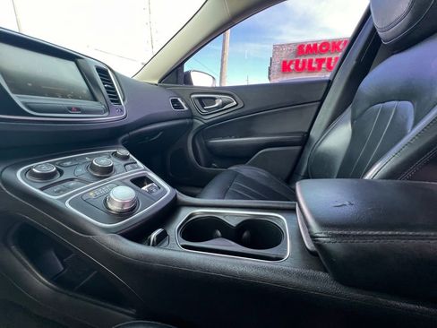 Used 2017 Chrysler 200 Limited Platinum FWD image 51