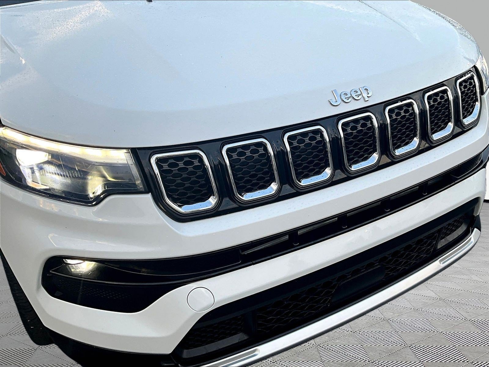 Used 2023 Jeep Compass Limited w/ Elite Group AWD/4WD image 30