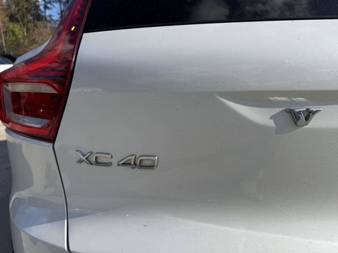 Used 2021 Volvo XC40 T5 R-Design w/ Advanced Package image 22