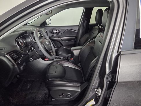 Used 2022 Jeep Cherokee Trailhawk w/ Trailer Tow Group AWD/4WD image 9
