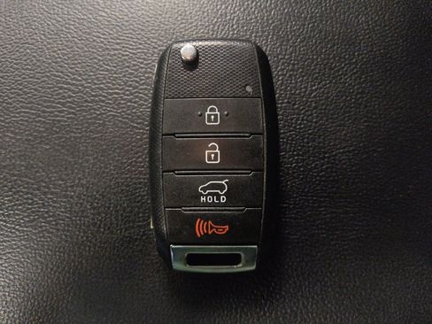 Used 2019 Kia Sorento FWD V6 image 32