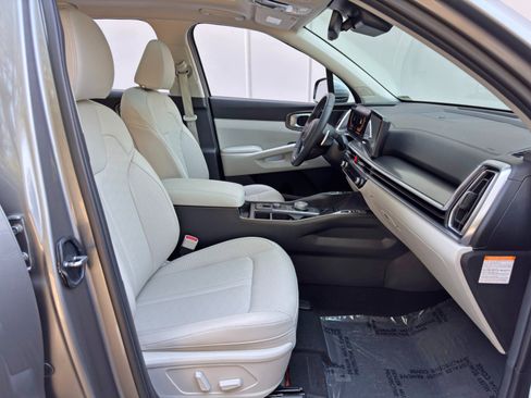 Used 2025 Kia Sorento EX w/ EX Panoramic Sunroof Package AWD/4WD image 16