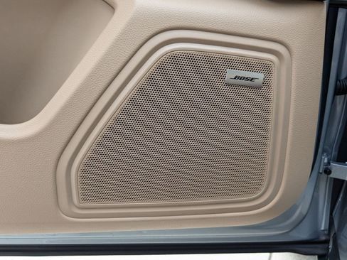 Certified 2025 Porsche Macan image 14