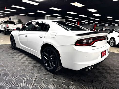 Used 2022 Dodge Charger SXT w/ Blacktop Package image 11