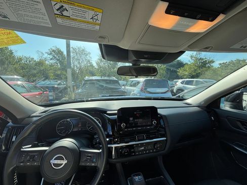 Used 2025 Nissan Pathfinder SV AWD/4WD image 36
