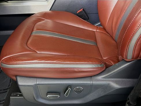 Used 2022 Ford F350 Platinum w/ FX4 Off-Road Package image 24