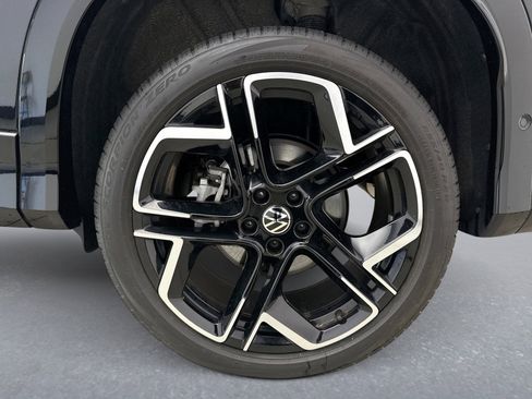 Used 2026 Volkswagen Tiguan SEL R-Line image 20