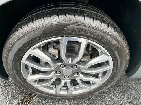 Used 2024 GMC Terrain Denali w/ Denali Premium Package image 11