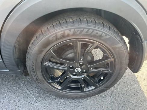 Used 2020 Nissan Kicks SR w/ SR Premium Package FWD image 28