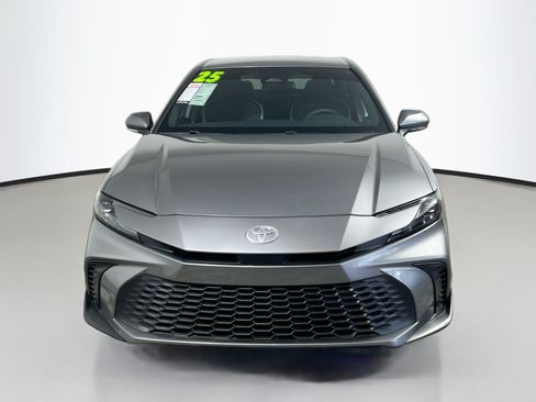 Used 2025 Toyota Camry SE FWD image 11