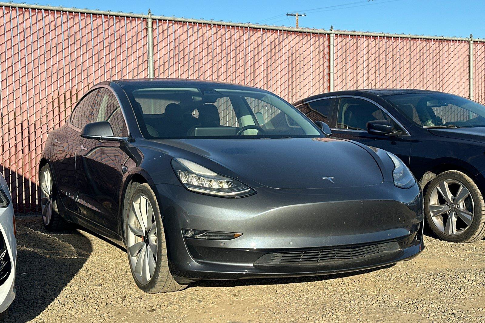 Used 2019 Tesla Model 3 Performance AWD/4WD image 2