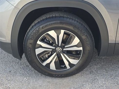 Used 2025 Volkswagen Atlas SE image 9