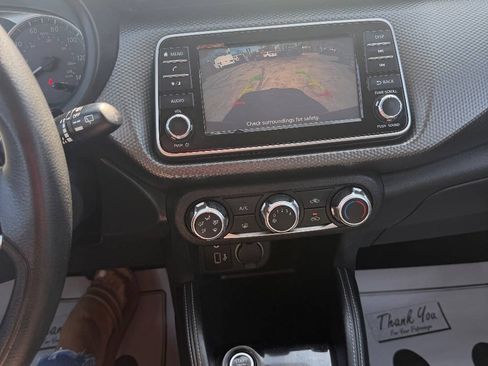 Used 2019 Nissan Kicks S FWD image 20