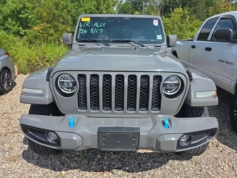 Used 2022 Jeep Wrangler Unlimited Sahara AWD/4WD image 2