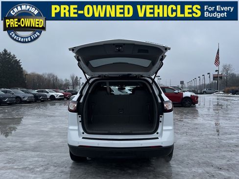 Used 2016 Chevrolet Traverse LT image 11