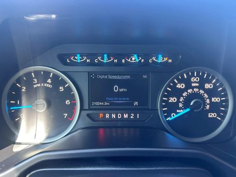 Used 2016 Ford F150 XLT w/ Equipment Group 302A Luxury AWD/4WD image 18