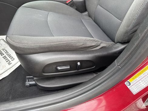 Used 2019 Chevrolet Cruze LT w/ Convenience Package FWD image 16