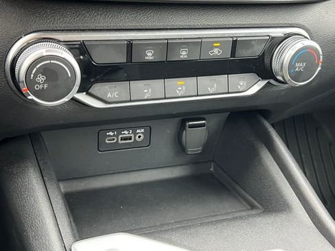 Used 2025 Nissan Altima 2.5 SV FWD image 22