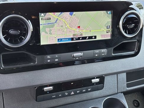 Used 2024 Mercedes-Benz Sprinter 3500 image 21