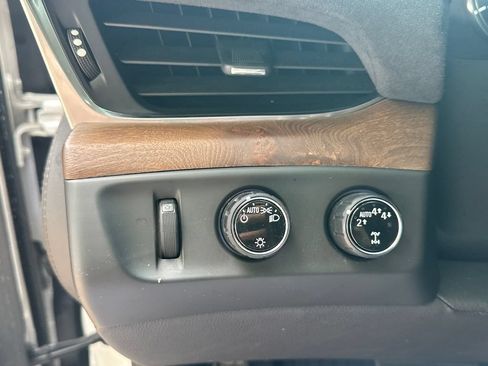 Used 2020 Cadillac Escalade ESV Luxury AWD/4WD image 25
