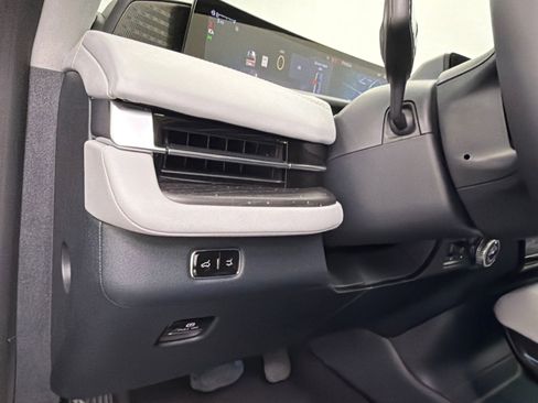 New 2026 Lincoln Navigator Black Label image 38