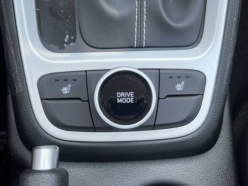 New 2026 Hyundai Venue SEL FWD image 18