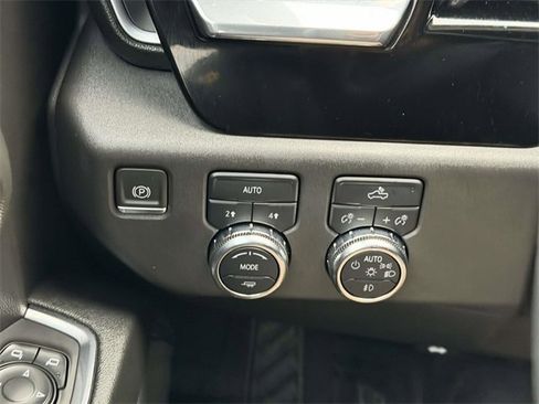 Used 2024 GMC Sierra 1500 Elevation image 18