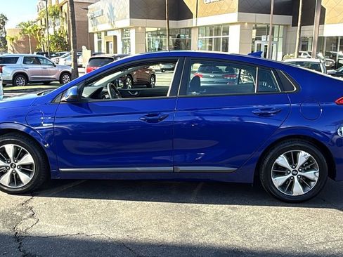 Used 2019 Hyundai Ioniq Plug-In Hybrid image 6
