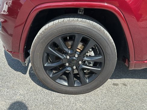 Used 2021 Jeep Grand Cherokee Laredo X image 11