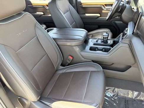 Used 2023 GMC Sierra 1500 Denali w/ Technology Package AWD/4WD image 11