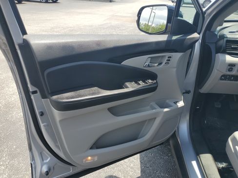 Used 2019 Honda Pilot Touring image 23