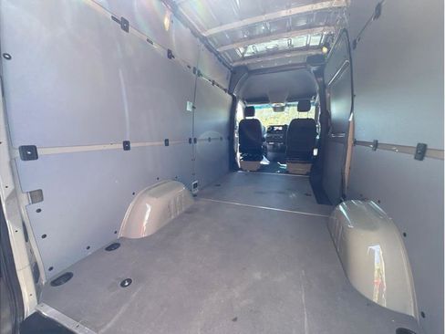 Used 2023 Mercedes-Benz Sprinter 2500 image 19