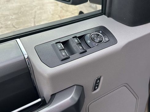 Used 2019 Ford F150 XLT w/ Equipment Group 302A Luxury image 19