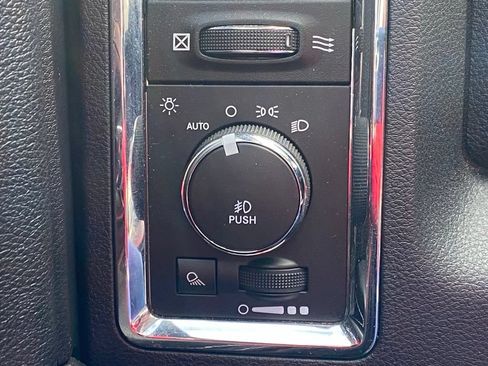 Used 2015 RAM 1500 Laramie w/ Convenience Group AWD/4WD image 29