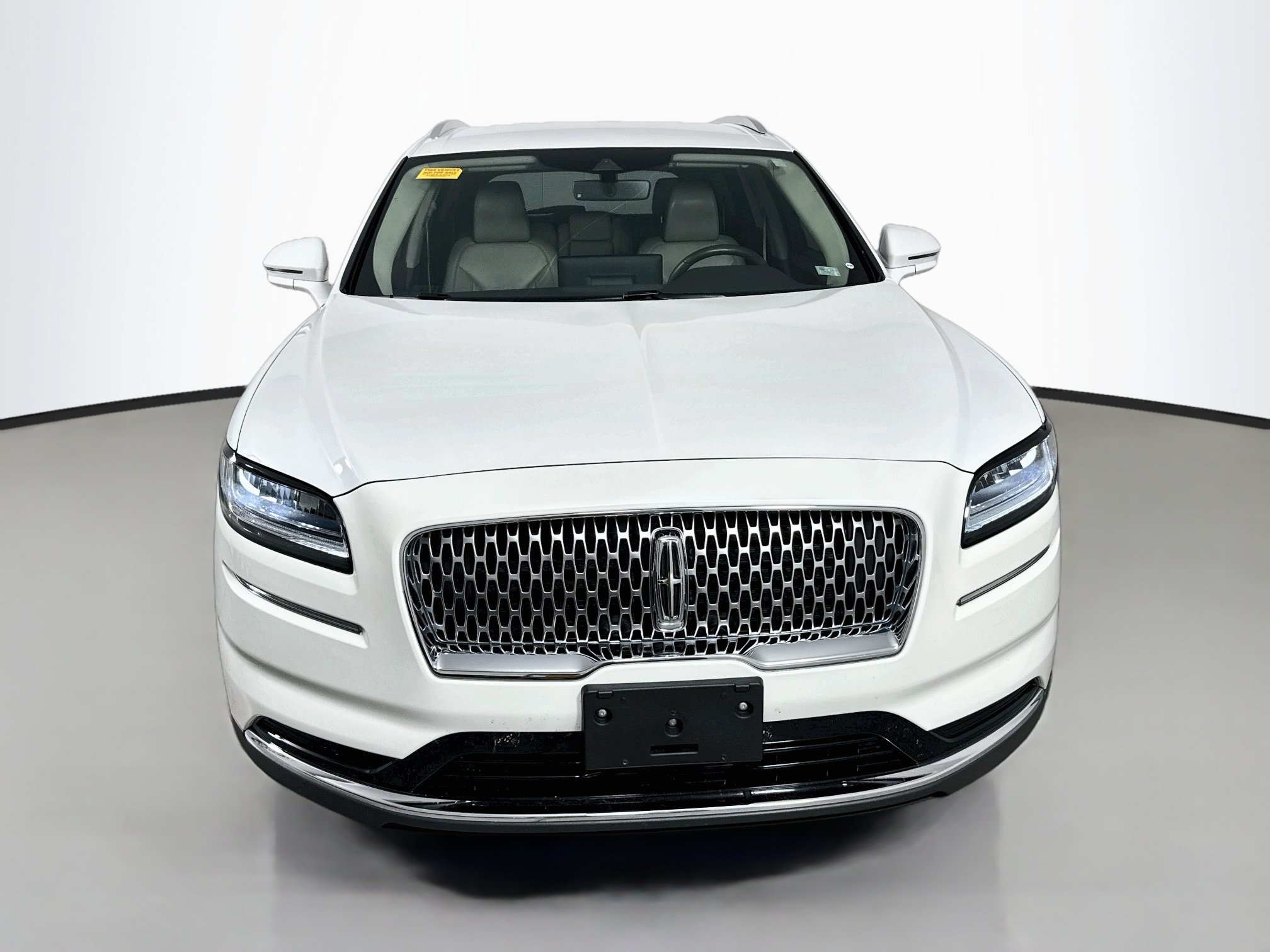 Used 2022 Lincoln Nautilus FWD w/ Premium Package image 2