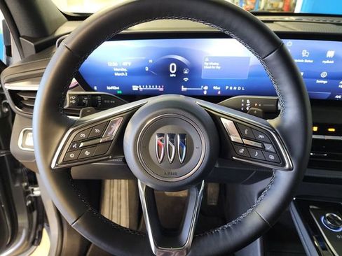 Certified 2025 Buick Enclave Preferred image 23