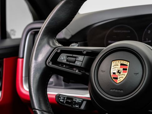 Used 2024 Porsche Cayenne Base image 21