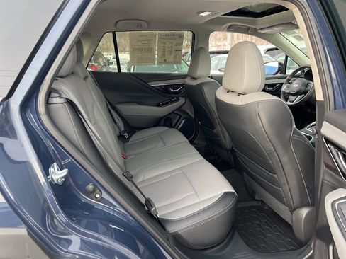 Used 2025 Subaru Outback Limited image 27