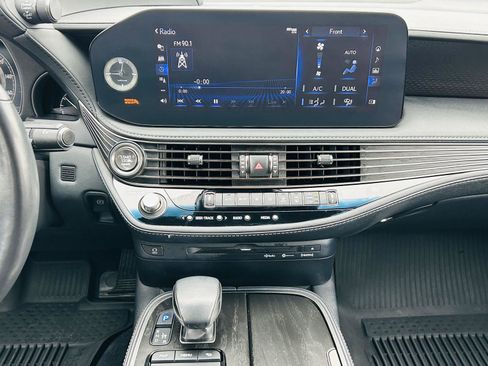 Used 2022 Lexus LS 500 AWD w/ Accessory Package (Z1) image 22