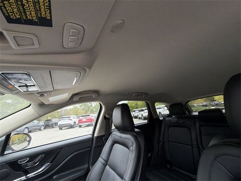 New 2026 Lincoln Corsair Reserve image 22