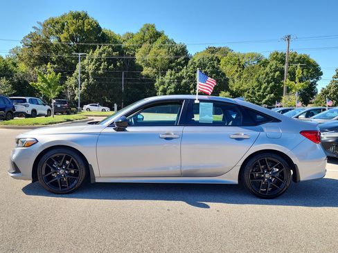 Used 2023 Honda Civic Sport image 6