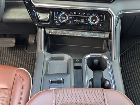 Used 2024 GMC Sierra 3500 Denali Ultimate image 17