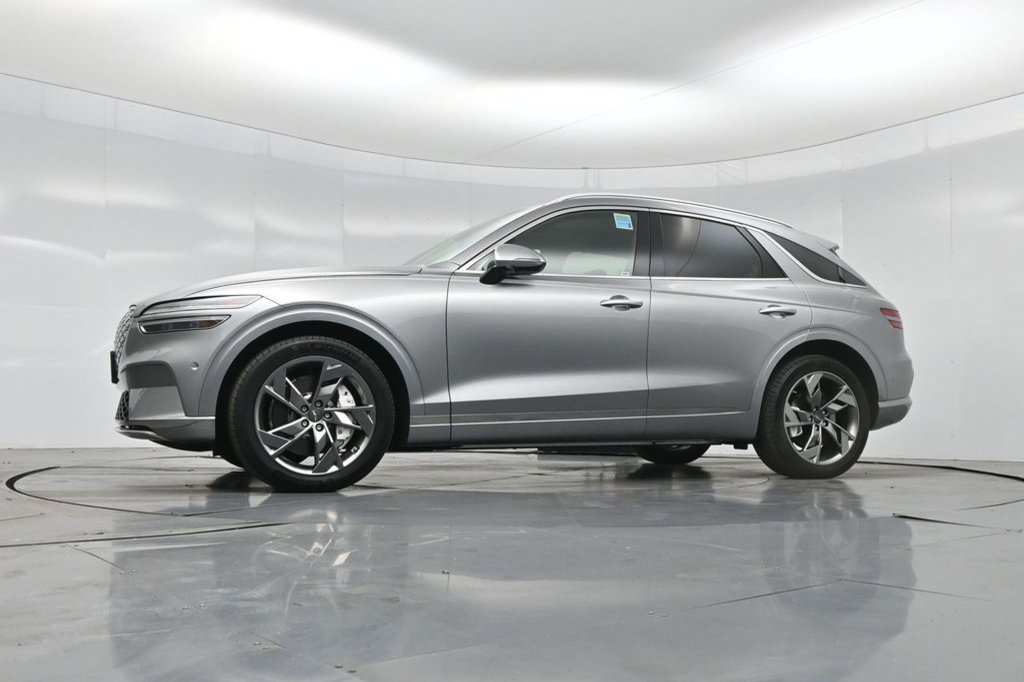Used 2025 Genesis Electrified GV70 w/ Prestige Package AWD/4WD image 14
