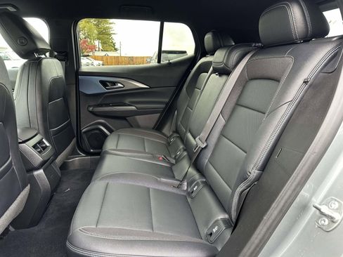 Used 2024 Chevrolet Equinox EV LT image 23