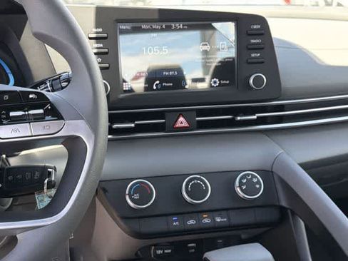 New 2026 Hyundai Elantra SE FWD image 20