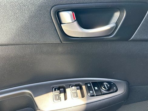 Used 2020 Kia Optima LX FWD image 11