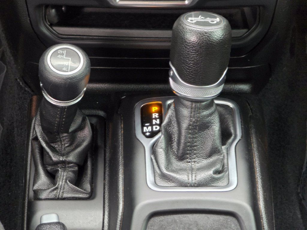 Used 2018 Jeep Wrangler Unlimited Sport AWD/4WD image 36