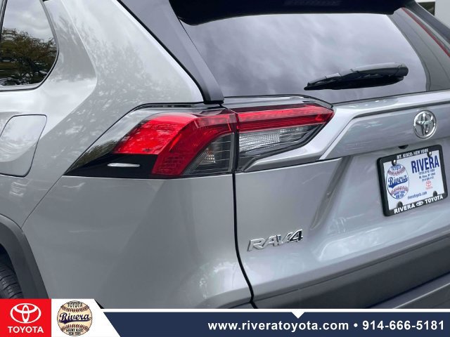 Certified 2025 Toyota RAV4 LE AWD/4WD image 12