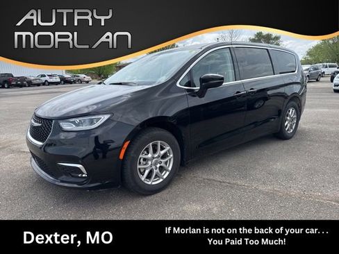 Used 2024 Chrysler Pacifica Touring-L FWD image 1